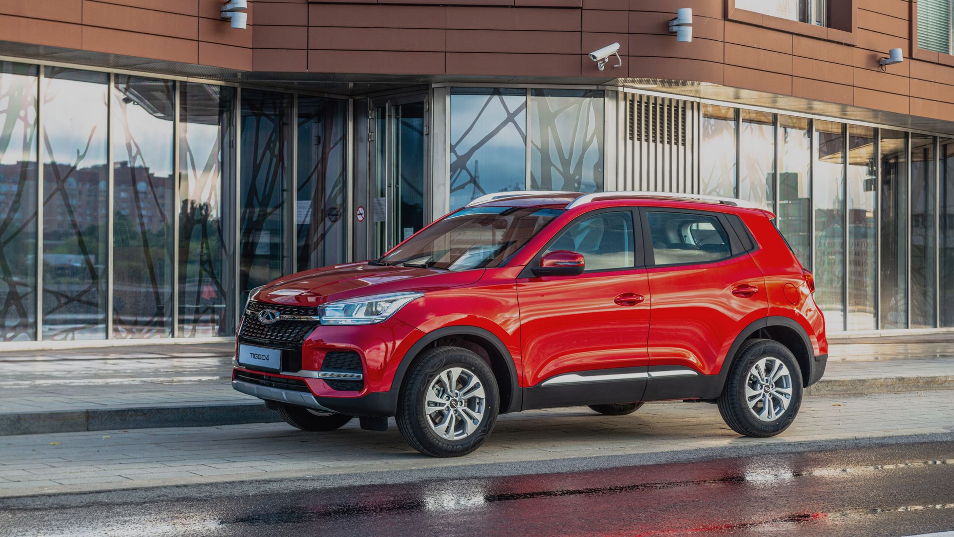 tiggo <span class="decor-red"><b>4</b></span>